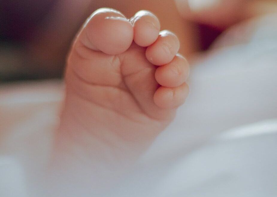 a-new-and-tiny-foot-with-precious-toes